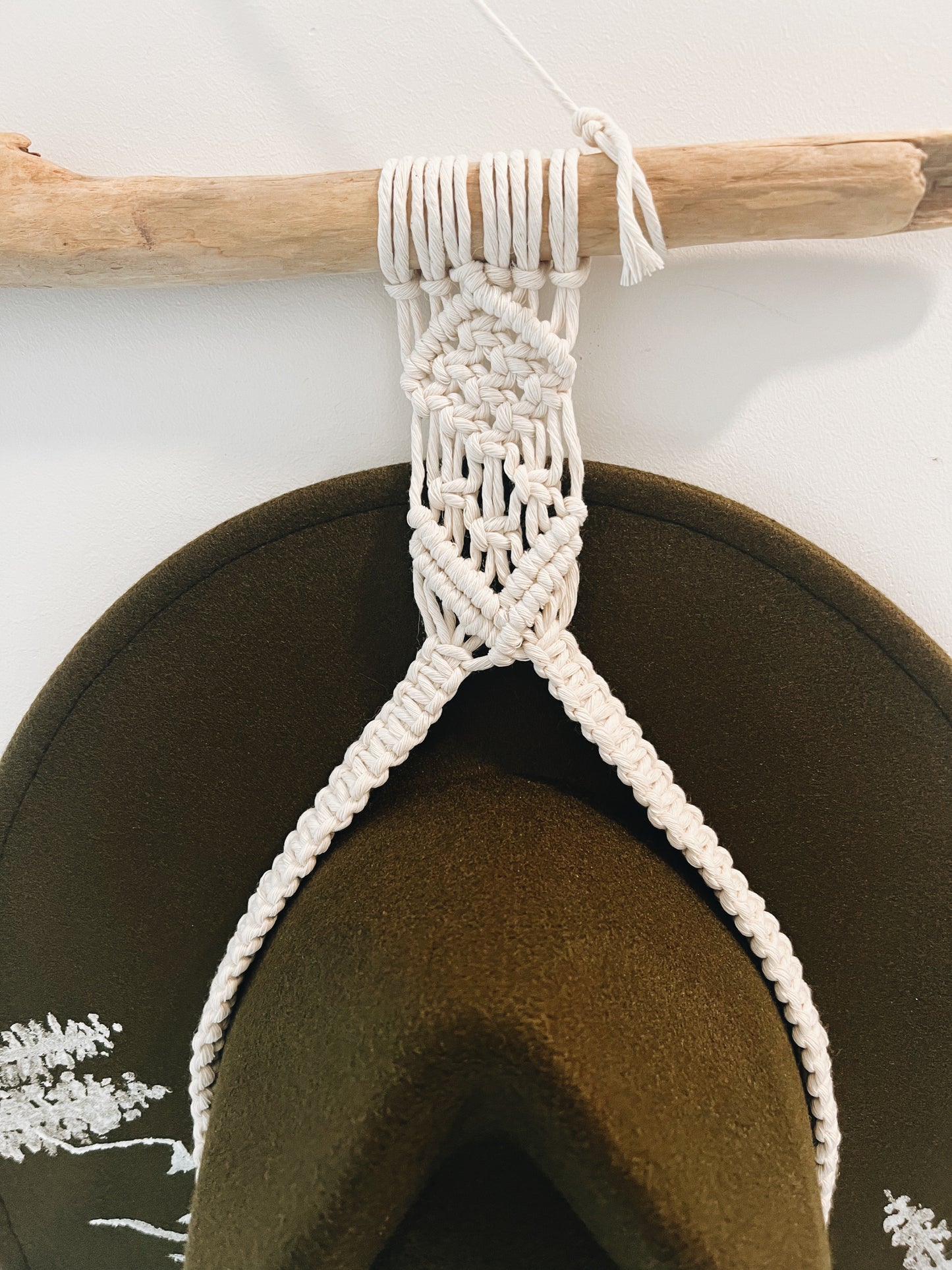 Macramé Hat Hanger