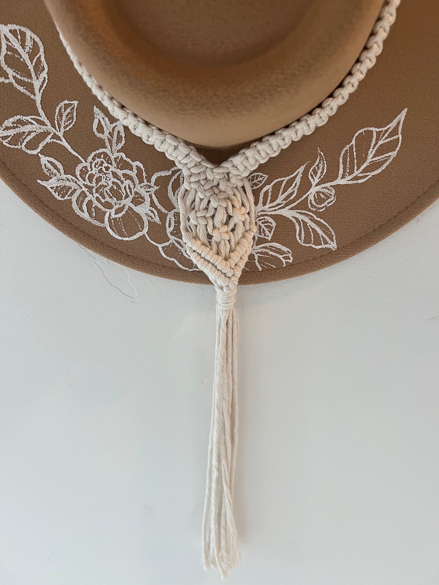 Macramé Hat Hanger